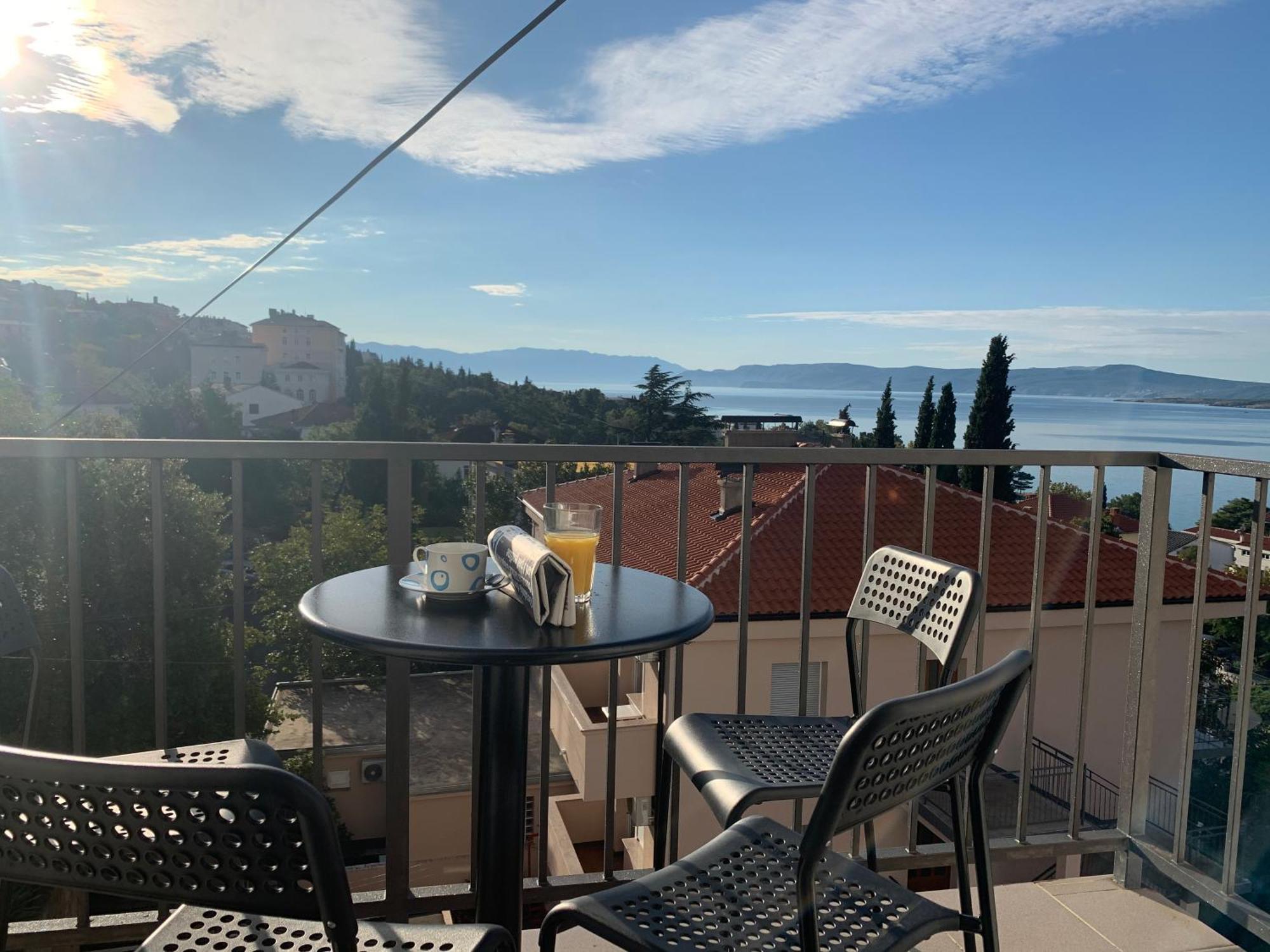 Apartments Julija Crikvenica Phòng bức ảnh